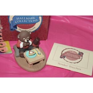 Hallmark Tender Touches Pilgrim Bear Praying Vintage Figurine In Box